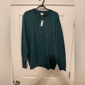 Green GAP sweatshirt